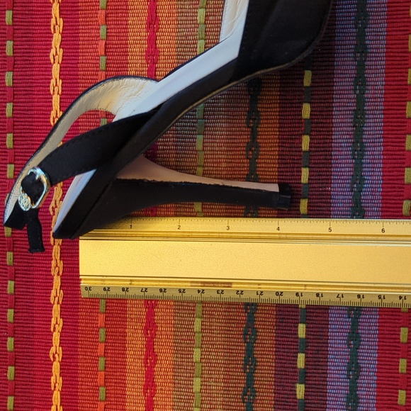 BCBGMAXAZRIA - Picture 4 of 5